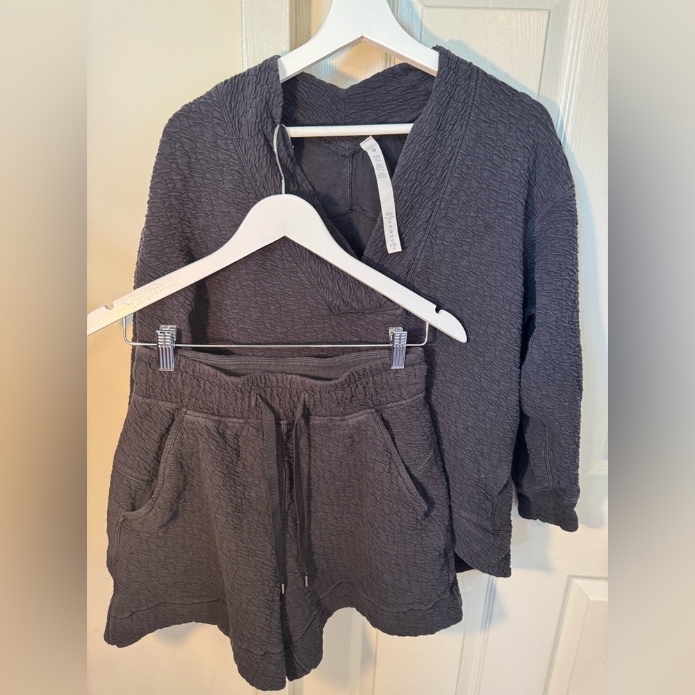 Lululemon Athletica Textured matching set outfit